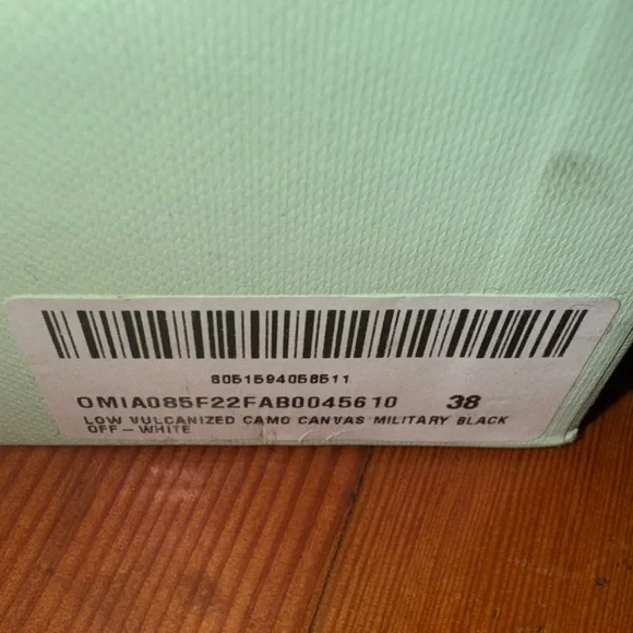 Off-White Camouflage Sneakers with Black Accents - Picture 10 of 10